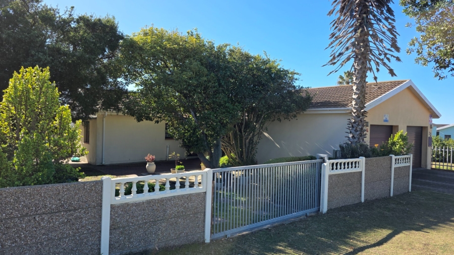 3 Bedroom Property for Sale in Heiderand Western Cape
